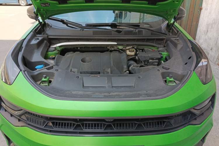Used Lynk & Co 05 2022 05+ 2.0TD Automatic Exploration Edition Engine Bay