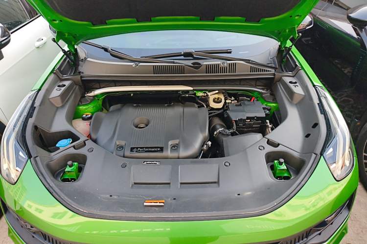 Used Lynk & Co 05 2022 05+ 2.0TD Automatic Exploration Edition Engine Bay