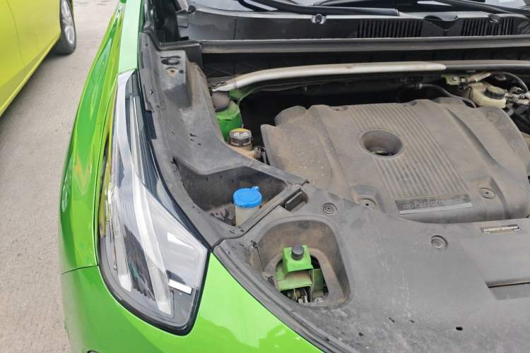 Used Lynk & Co 05 2022 05+ 2.0TD Automatic Performance Package Engine Bay Right