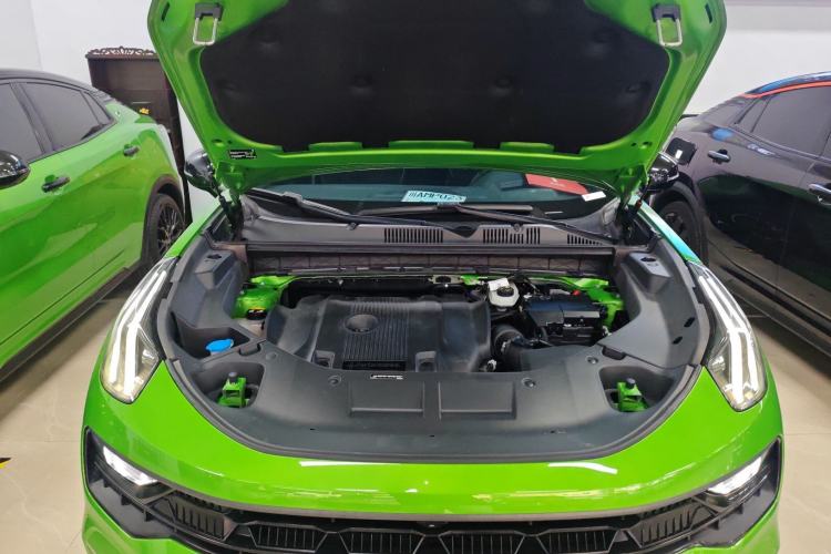 Used Lynk & Co 05 2022 05+ 2.0TD Automatic Exploration Edition Engine Bay