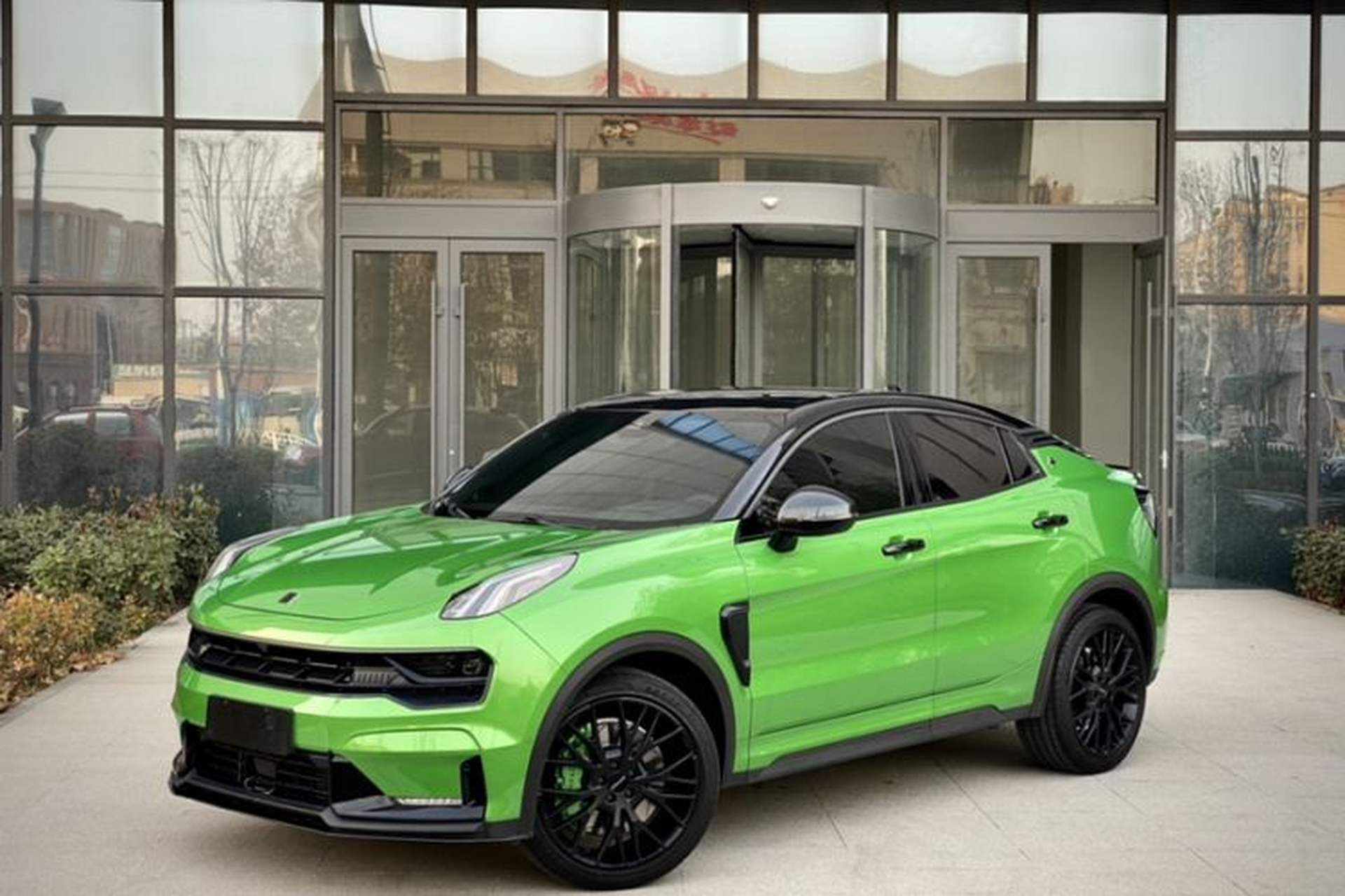Used Lynk & Co 05 2022 05+ 2.0TD Automatic Exploration Edition Front Left 45 Deg