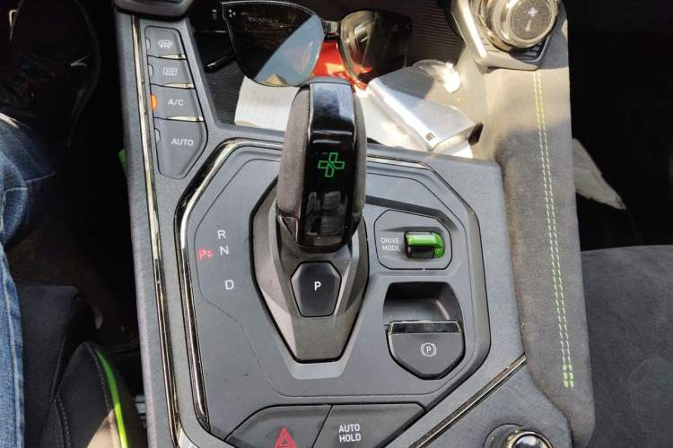Used Lynk & Co 05 2022 05+ 2.0TD Automatic Performance Package Gear Lever