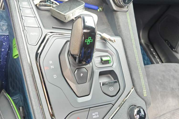 Used Lynk & Co 05 2022 05+ 2.0TD Automatic Performance Package Gear Lever