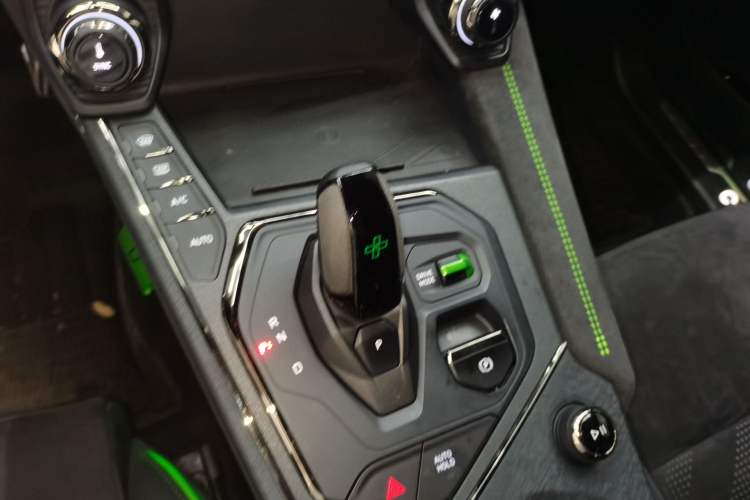 Used Lynk & Co 05 2022 05+ 2.0TD Automatic Exploration Edition Gear Lever