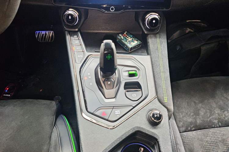 Used Lynk & Co 05 2022 05+ 2.0TD Automatic Exploration Edition Gear Lever