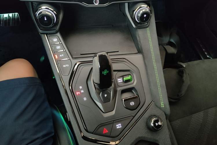 Used Lynk & Co 05 2022 05+ 2.0TD Automatic Performance Package Gear Lever