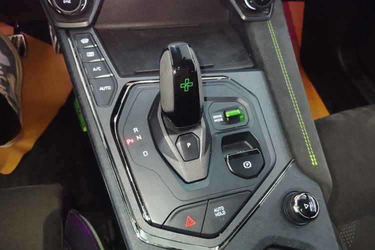 Used Lynk & Co 05 2022 05+ 2.0TD Automatic Exploration Edition Gear Lever