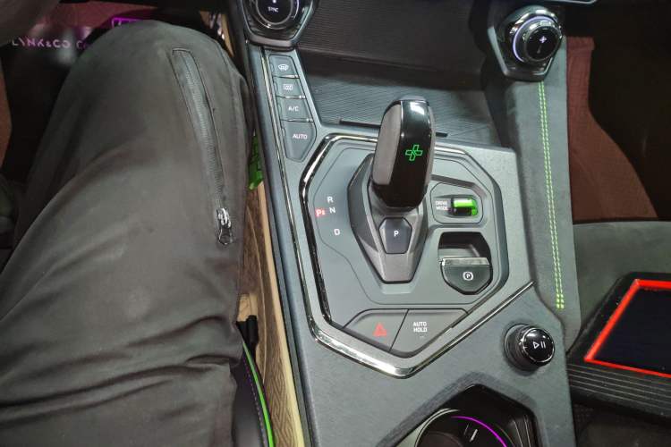 Used Lynk & Co 05 2022 05+ 2.0TD Automatic Exploration Edition Gear Lever