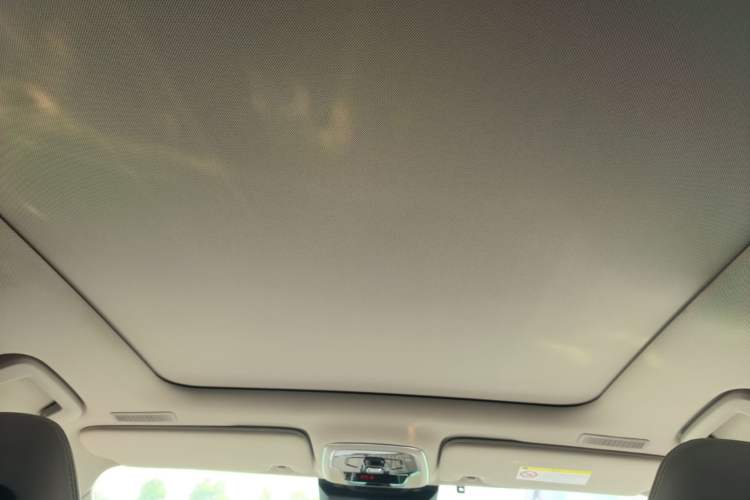 Used Lynk & Co 05 2022 2.0T Two-Wheel Drive Shine Halo Headliner
