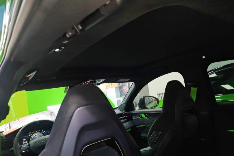 Used Lynk & Co 05 2022 05+ 2.0TD Automatic Exploration Edition Headliner