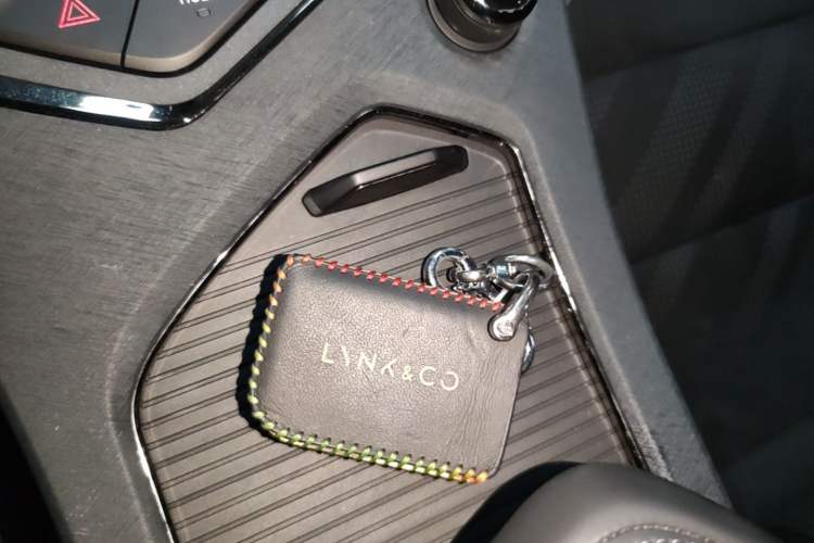 Used Lynk & Co 05 2022 05+ 2.0TD Automatic Exploration Edition Interior 1