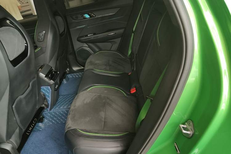 Used Lynk & Co 05 2022 05+ 2.0TD Automatic Performance Package Left Rear Seat