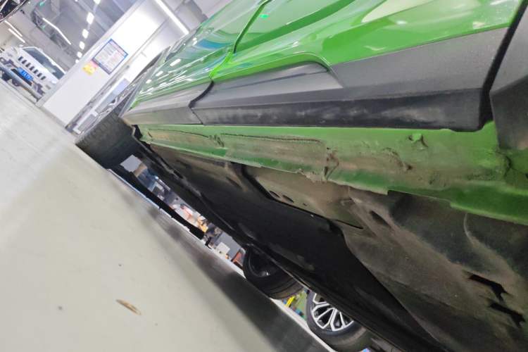 Used Lynk & Co 05 2022 05+ 2.0TD Automatic Exploration Edition Left Side Sill