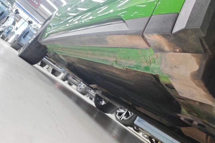 Used Lynk & Co 05 2022 05+ 2.0TD Automatic Exploration Edition Right Side Sill