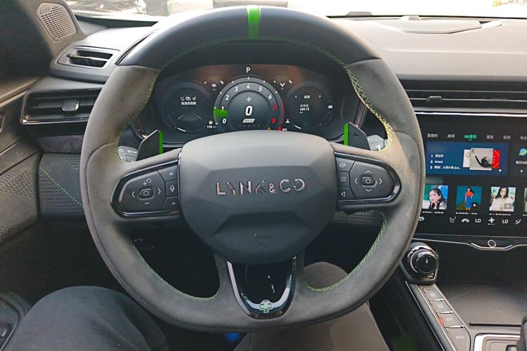 Used Lynk & Co 05 2022 05+ 2.0TD Automatic Exploration Edition Steering Wheel