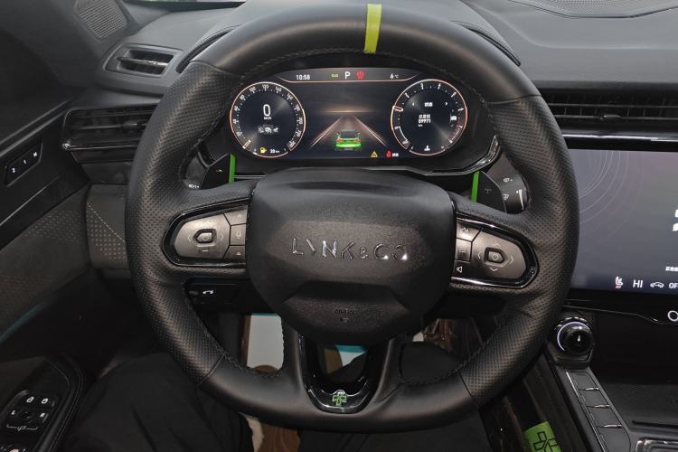 Used Lynk & Co 05 2022 05+ 2.0TD Automatic Exploration Edition Steering Wheel