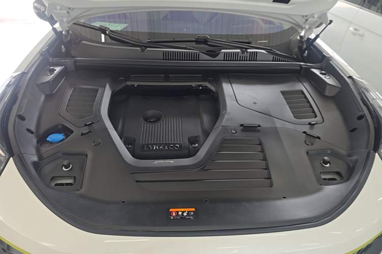 Used Lynk & Co 05 2022 2.0T Two-Wheel Drive Shine Halo Engine Bay