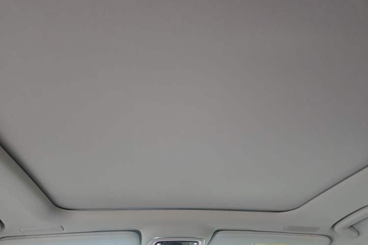 Used Lynk & Co 05 2022 2.0T Two-Wheel Drive Shine Halo Headliner