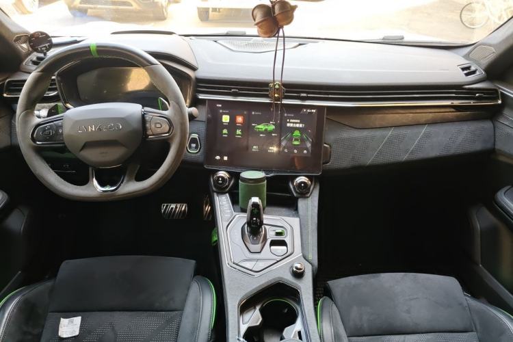 Used Lynk & Co 05 2022 05+ 2.0TD Automatic Performance Package Center Console