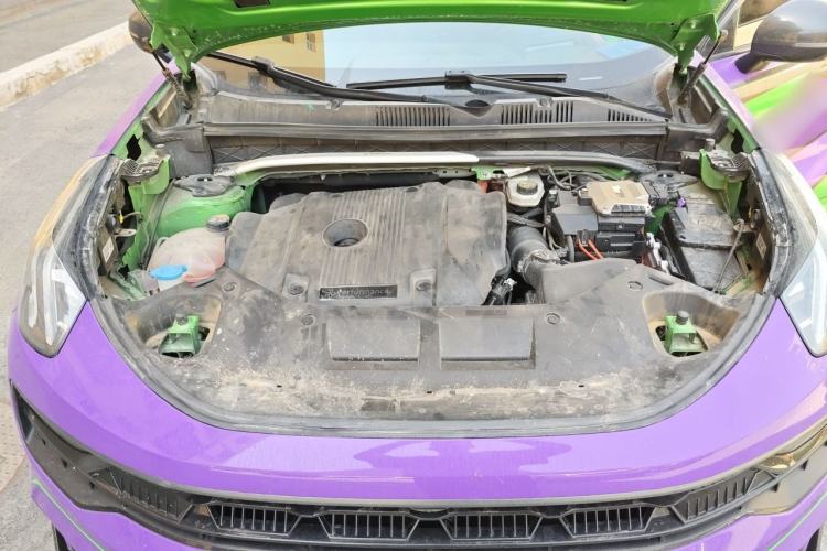 Used Lynk & Co 05 2022 05+ 2.0TD Automatic Performance Package Engine Bay