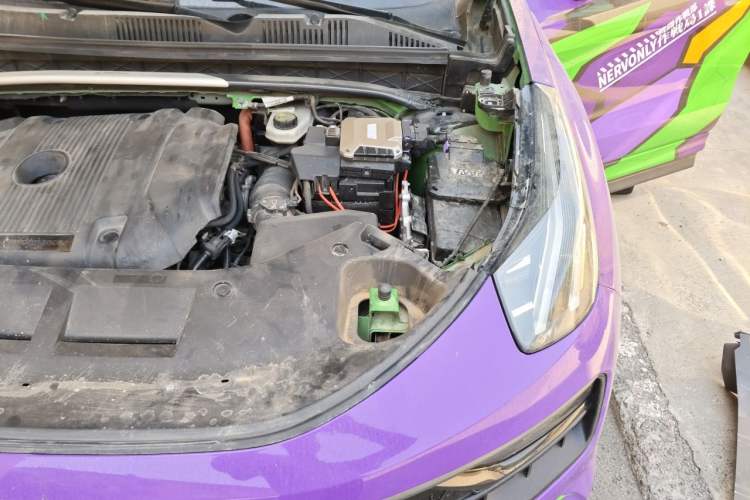 Used Lynk & Co 05 2022 05+ 2.0TD Automatic Performance Package Engine Bay Left