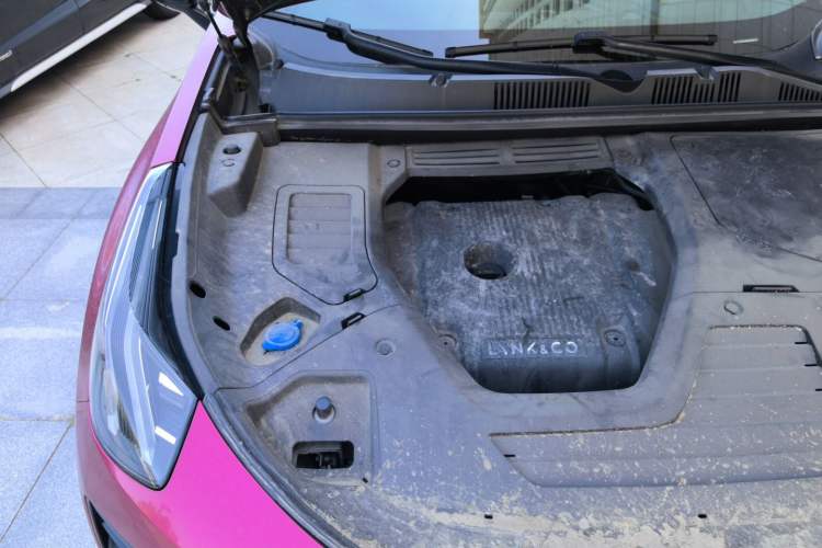 Used Lynk & Co 05 2022 2.0TD Four-Wheel Drive Dynamic Halo Engine Bay Right