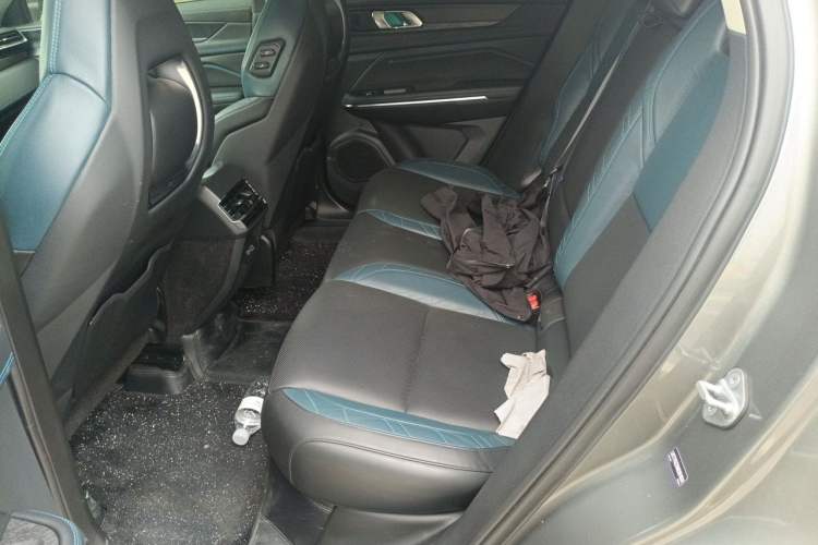 Used Lynk & Co 05 2022 2.0T Two-Wheel Drive Shine Halo Left Rear Seat