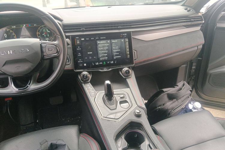 Used Lynk & Co 05 2022 2.0TD Four-Wheel Drive Dynamic Halo Audio And AC Panel