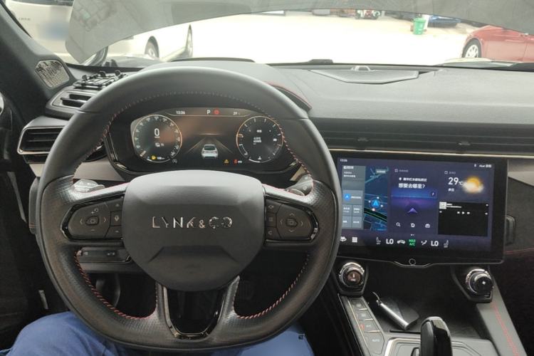Used Lynk & Co 05 2022 2.0TD Four-Wheel Drive Dynamic Halo Center Console