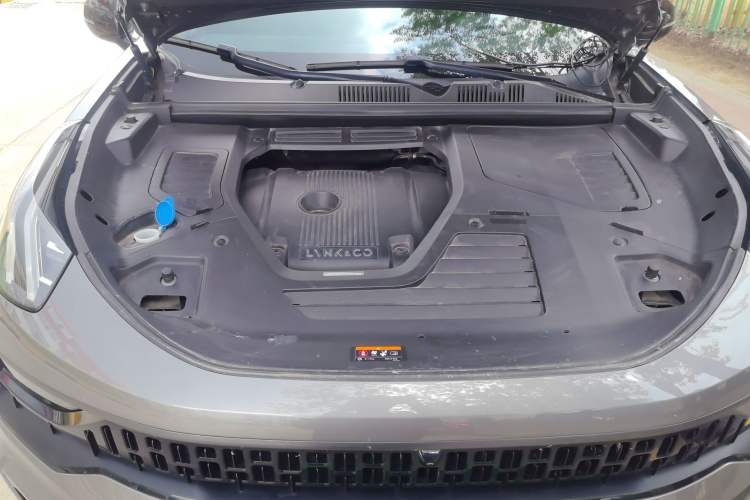 Used Lynk & Co 05 2022 2.0TD Four-Wheel Drive Dynamic Halo Engine Bay
