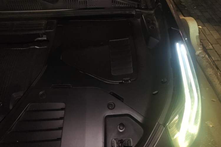 Used Lynk & Co 05 2022 2.0T Two-Wheel Drive Shine Halo Engine Bay Left