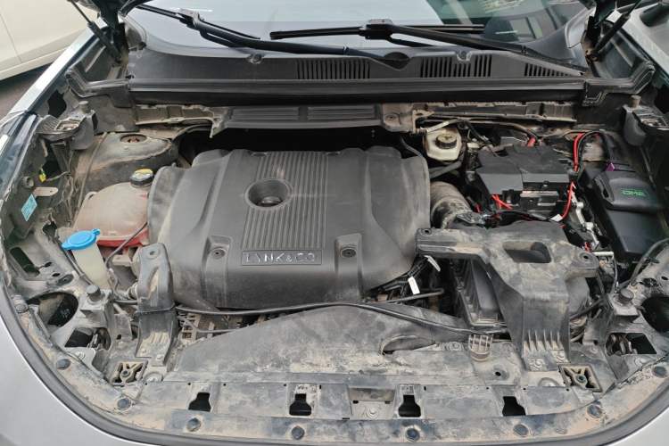 Used Lynk & Co 05 2022 2.0TD Four-Wheel Drive Dynamic Halo Engine Bay