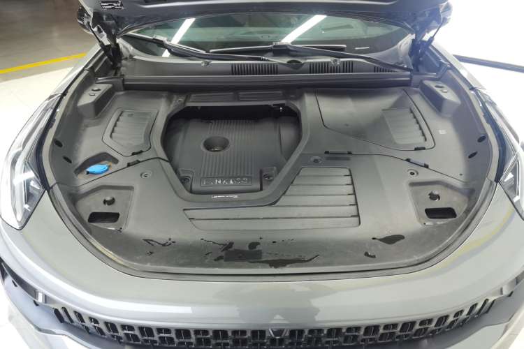 Used Lynk & Co 05 2022 2.0TD Four-Wheel Drive Dynamic Halo Engine Bay