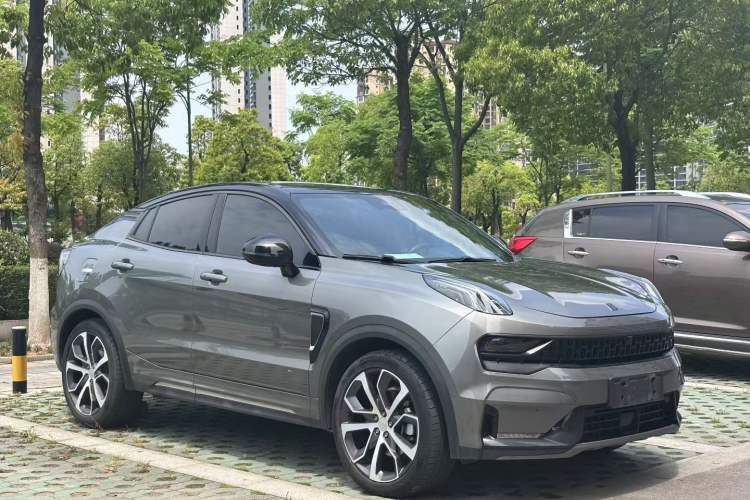 Used Lynk & Co 05 2022 2.0TD Four-Wheel Drive Dynamic Halo Exterior 2