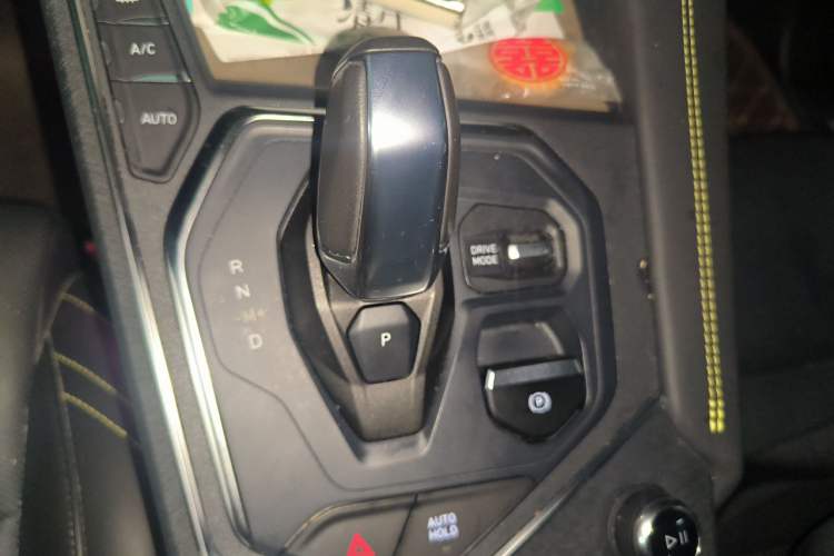 Used Lynk & Co 05 2022 2.0T Two-Wheel Drive Shine Halo Gear Lever