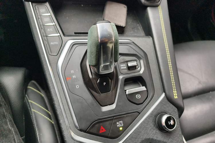 Used Lynk & Co 05 2022 2.0T Two-Wheel Drive Shine Halo Gear Lever