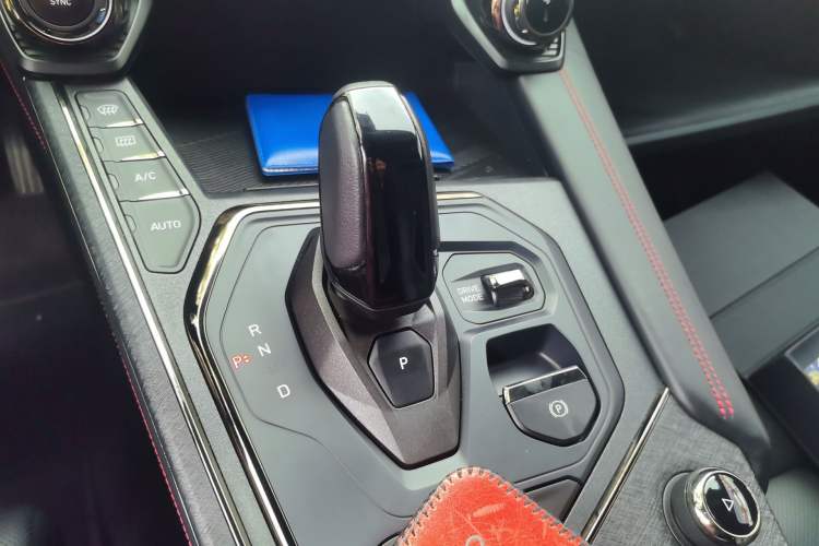 Used Lynk & Co 05 2022 2.0TD Four-Wheel Drive Dynamic Halo Gear Lever