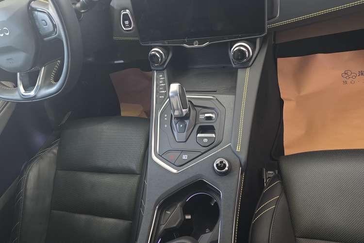 Used Lynk & Co 05 2022 2.0T Two-Wheel Drive Shine Halo Gear Lever