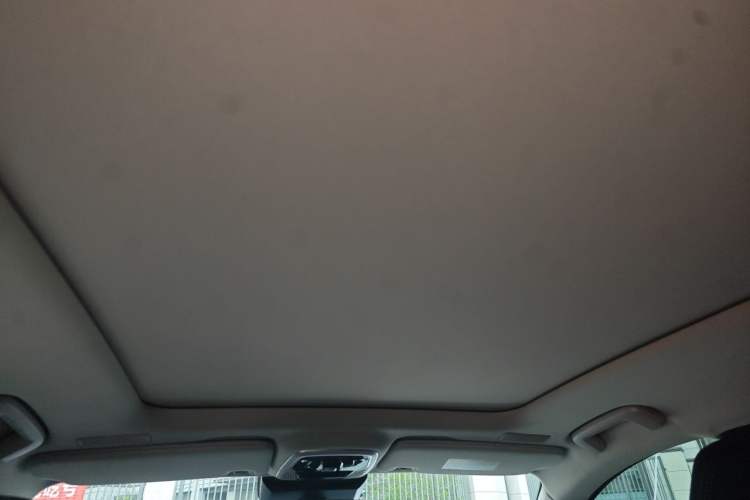 Used Lynk & Co 05 2022 2.0T Two-Wheel Drive Shine Halo Headliner