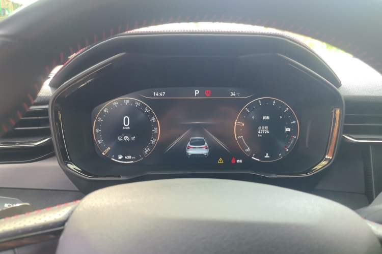 Used Lynk & Co 05 2022 2.0TD Four-Wheel Drive Dynamic Halo Instrument Cluster