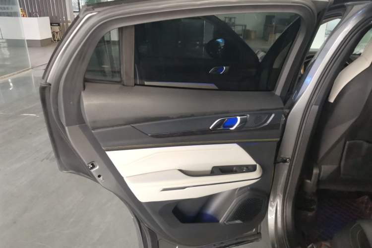 Used Lynk & Co 05 2022 2.0TD Two-Wheel Drive Zhaoyang Plus Interior 5