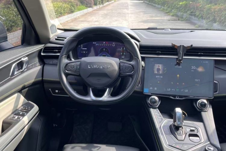 Used Lynk & Co 05 2022 2.0TD Two-Wheel Drive Zhaoyang Plus Interior 9