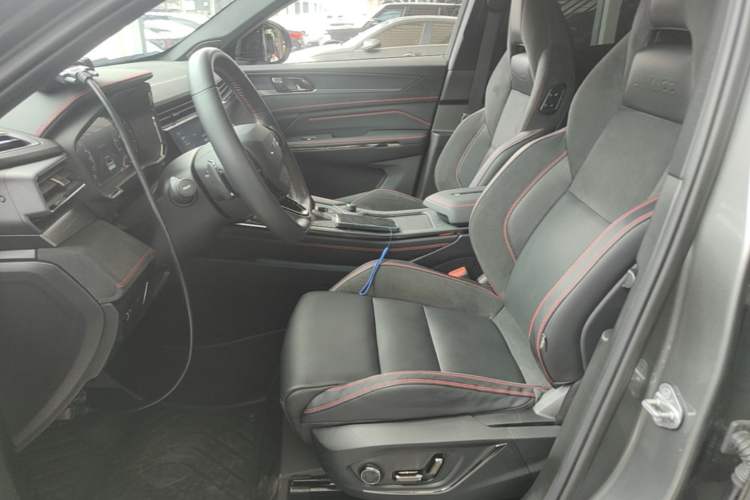 Used Lynk & Co 05 2022 2.0TD Four-Wheel Drive Dynamic Halo Left Front Seat