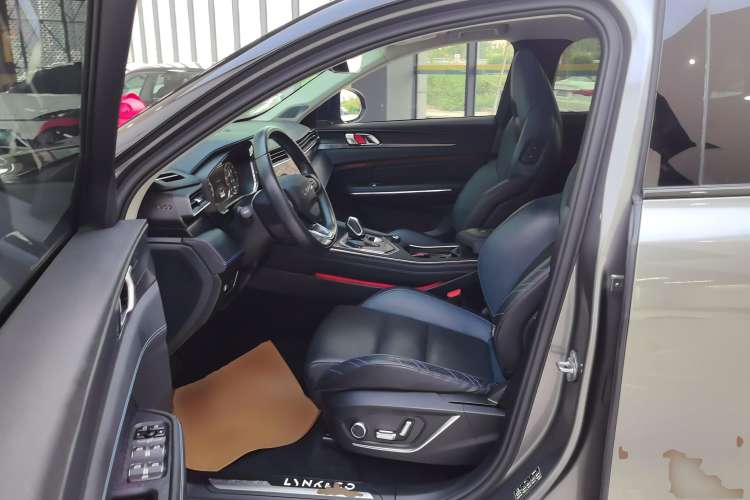 Used Lynk & Co 05 2022 2.0T Two-Wheel Drive Shine Halo Left Front Seat