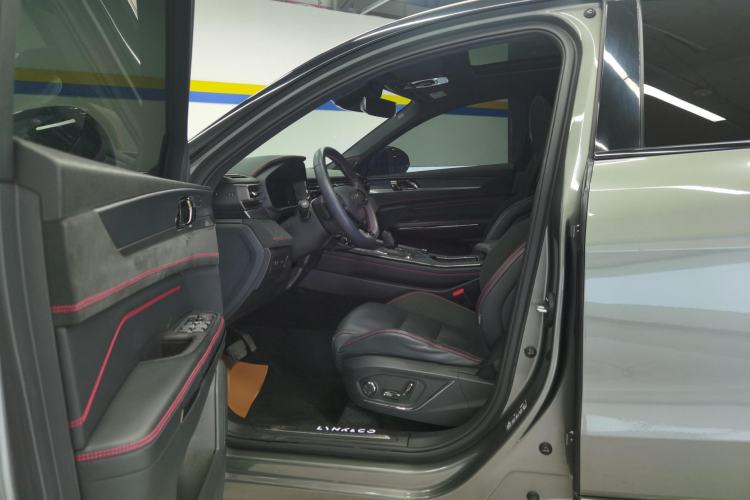 Used Lynk & Co 05 2022 2.0TD Four-Wheel Drive Dynamic Halo Left Front Seat