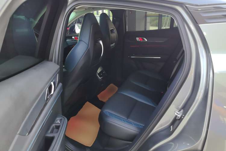 Used Lynk & Co 05 2022 2.0T Two-Wheel Drive Shine Halo Left Rear Seat