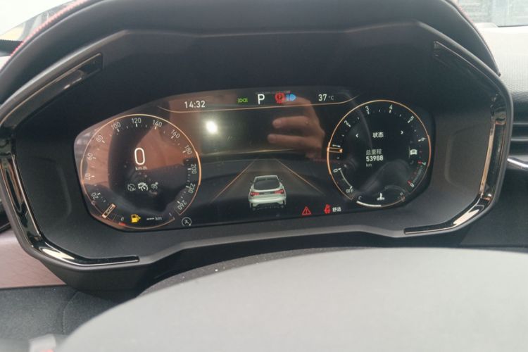 Used Lynk & Co 05 2022 2.0TD Four-Wheel Drive Dynamic Halo Odometer Close Up