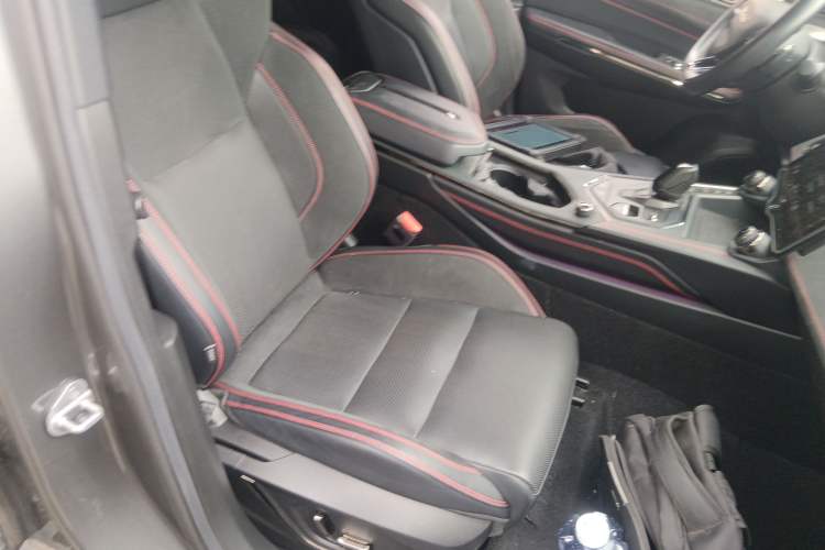 Used Lynk & Co 05 2022 2.0TD Four-Wheel Drive Dynamic Halo Right Front Seat