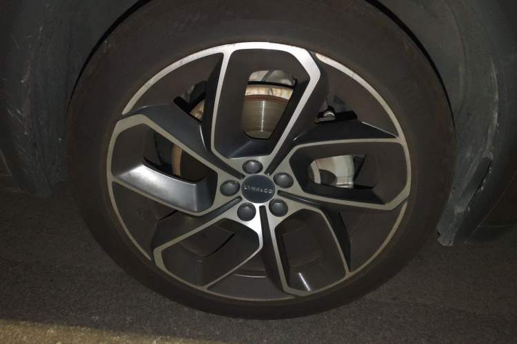 Used Lynk & Co 05 2022 2.0T Two-Wheel Drive Shine Halo Right Front Wheel Hub