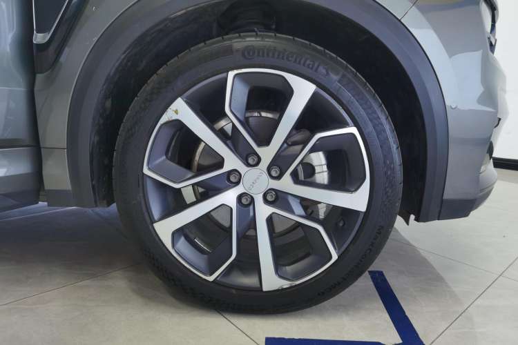 Used Lynk & Co 05 2022 2.0TD Four-Wheel Drive Dynamic Halo Right Front Wheel Hub